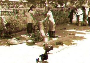 Maldivian ladies at work